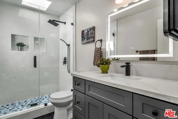 2319 1/2 Teviot Street, Los Angeles, California 90039