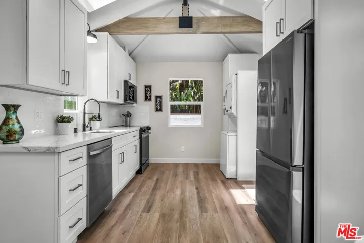 2319 1/2 Teviot Street, Los Angeles, California 90039
