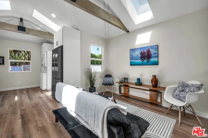 2319 1/2 Teviot Street, Los Angeles, California 90039