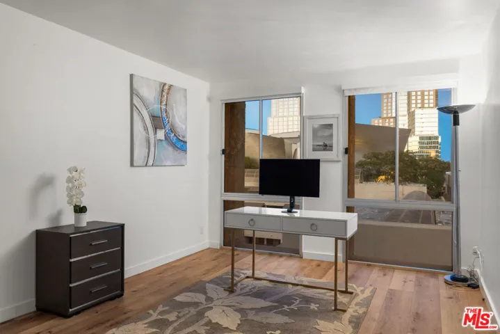 800 W 1st Street 905, Los Angeles, California 90012