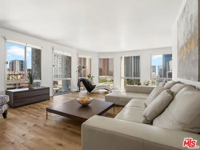 800 W 1st Street 905, Los Angeles, California 90012