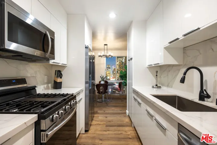 800 W 1st Street 905, Los Angeles, California 90012