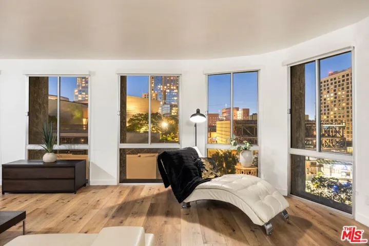800 W 1st Street 905, Los Angeles, California 90012