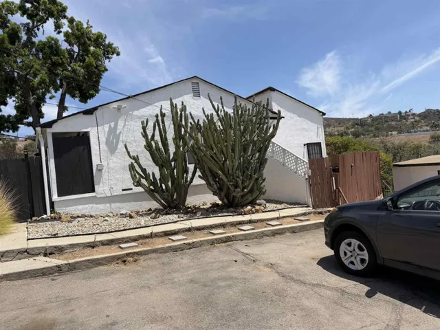 2610 Helix St., Spring Valley, California 91977
