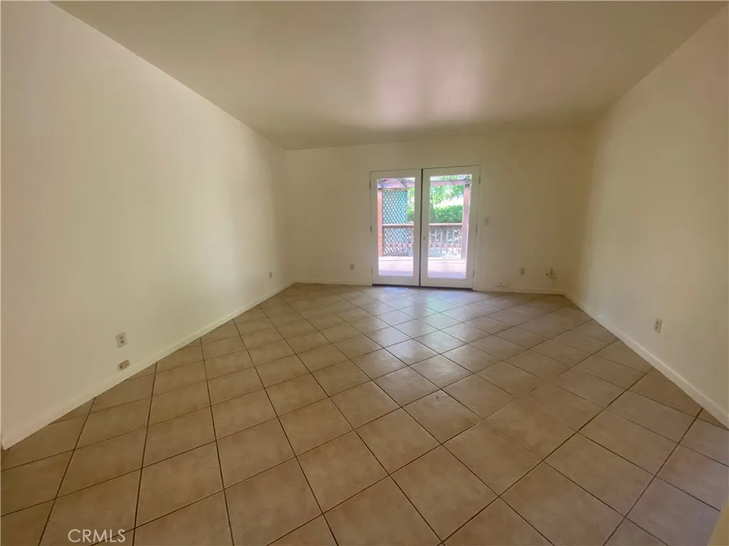 Family room or dining area - your choice! Family room or dining area - your choice!