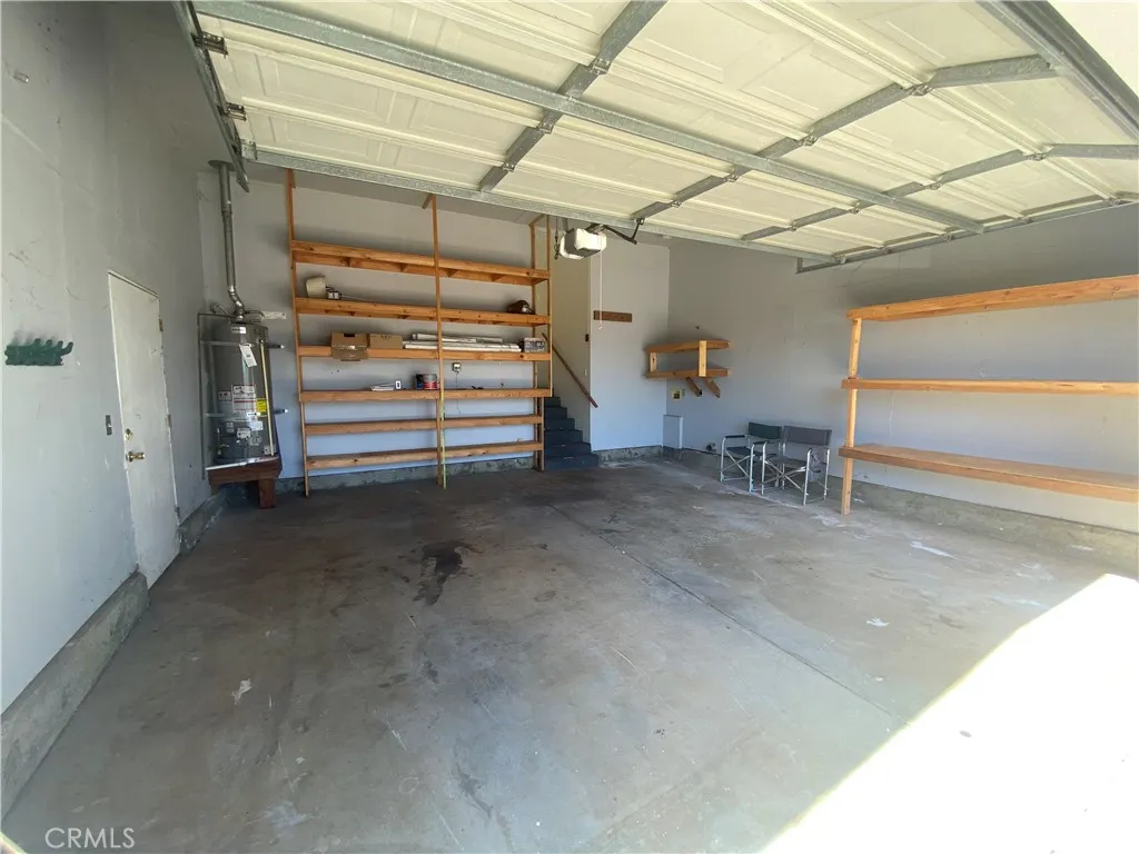 Spacious garage. Spacious garage.