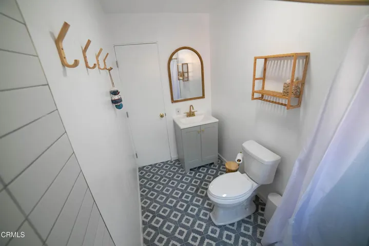 Bath - Photo 2