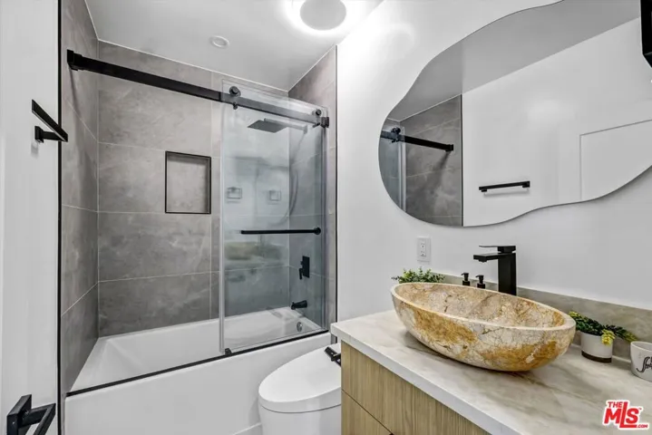 26251 Vermont Avenue 307, Los Angeles, California 90710