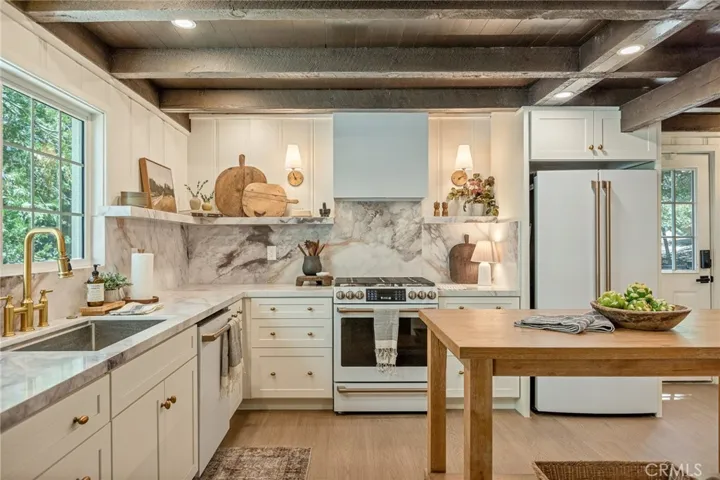 144 C Lane, Lake Arrowhead, California 92352