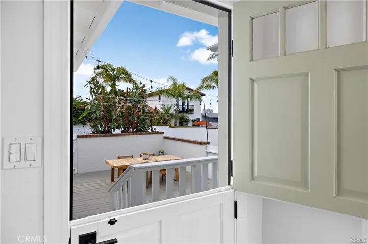 226 La Jolla, Newport Beach, California 92663