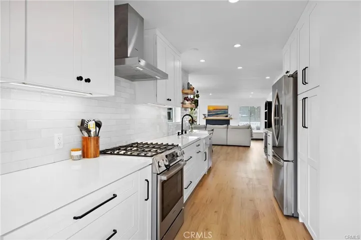 226 La Jolla, Newport Beach, California 92663