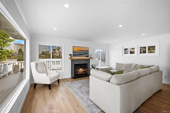 226 La Jolla, Newport Beach, California 92663