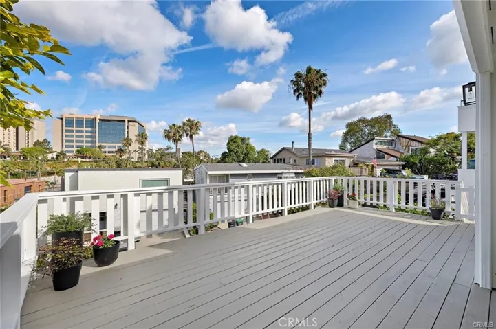 226 La Jolla, Newport Beach, California 92663