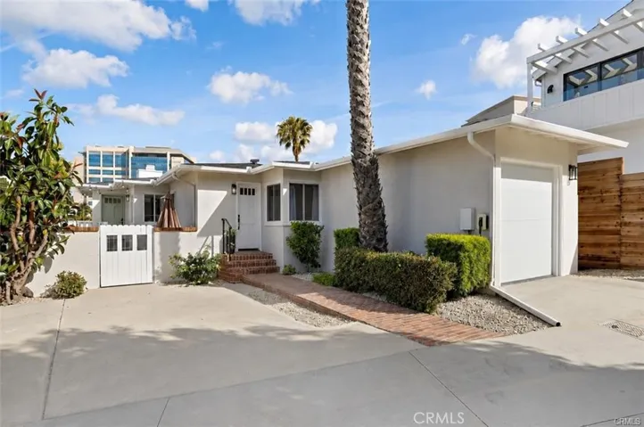 226 La Jolla, Newport Beach, California 92663