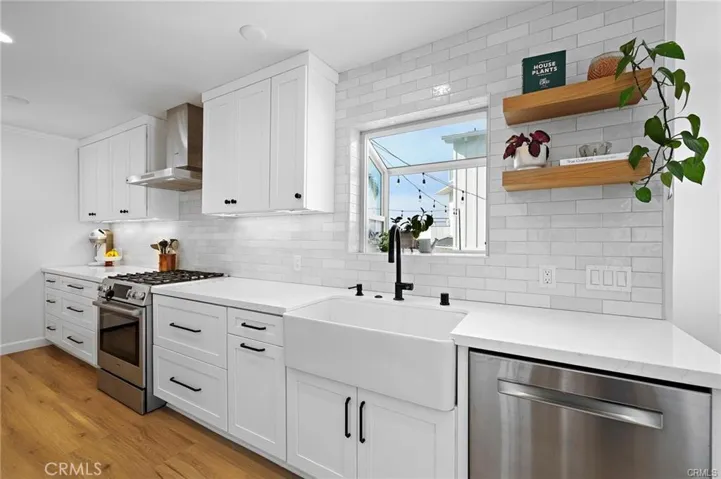226 La Jolla, Newport Beach, California 92663
