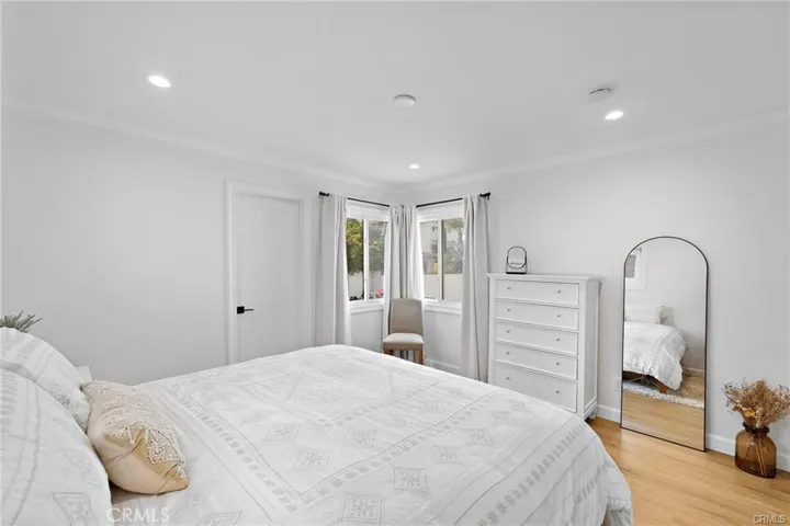226 La Jolla, Newport Beach, California 92663