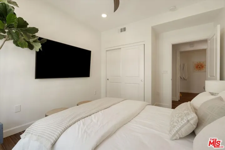 12883 Runway Road 1, Playa Vista, California 90094
