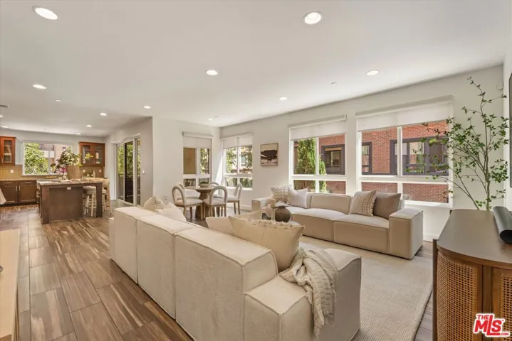 12883 Runway Road 1, Playa Vista, California 90094