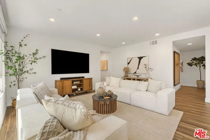 12883 Runway Road 1, Playa Vista, California 90094
