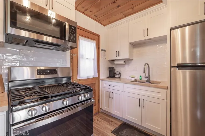 42855 Willow Avenue, Big Bear, California 92315