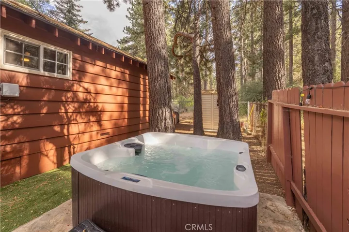 42855 Willow Avenue, Big Bear, California 92315