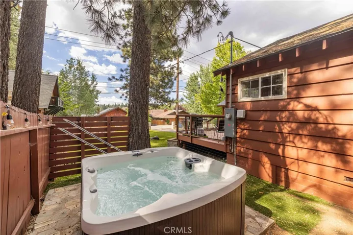 42855 Willow Avenue, Big Bear, California 92315