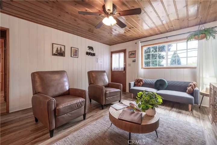 42855 Willow Avenue, Big Bear, California 92315