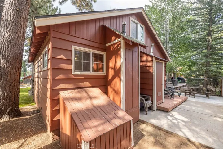 42855 Willow Avenue, Big Bear, California 92315