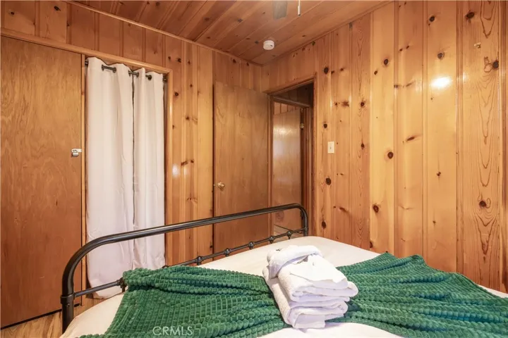 42855 Willow Avenue, Big Bear, California 92315