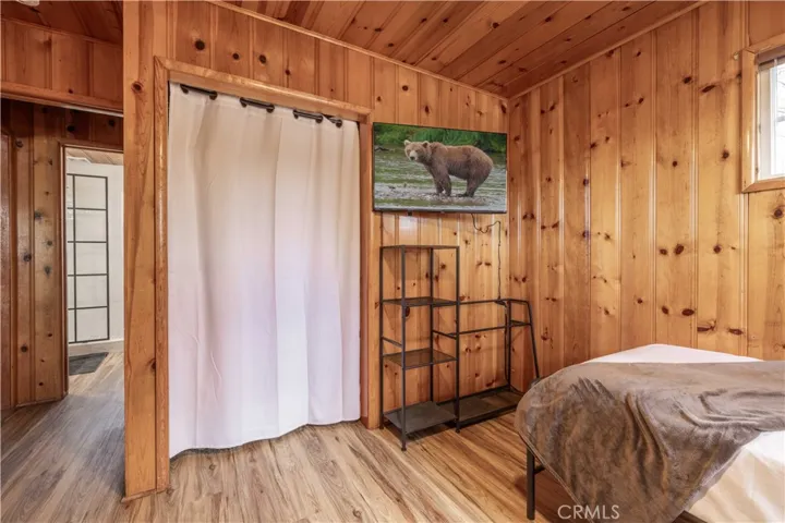 42855 Willow Avenue, Big Bear, California 92315