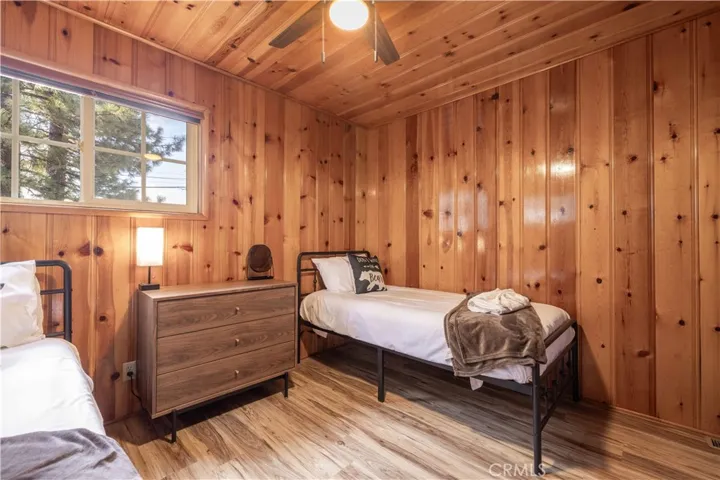 42855 Willow Avenue, Big Bear, California 92315