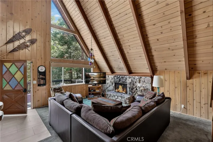815 Zurich Drive, Lake Arrowhead, California 92352
