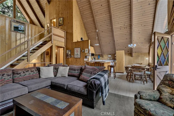 815 Zurich Drive, Lake Arrowhead, California 92352