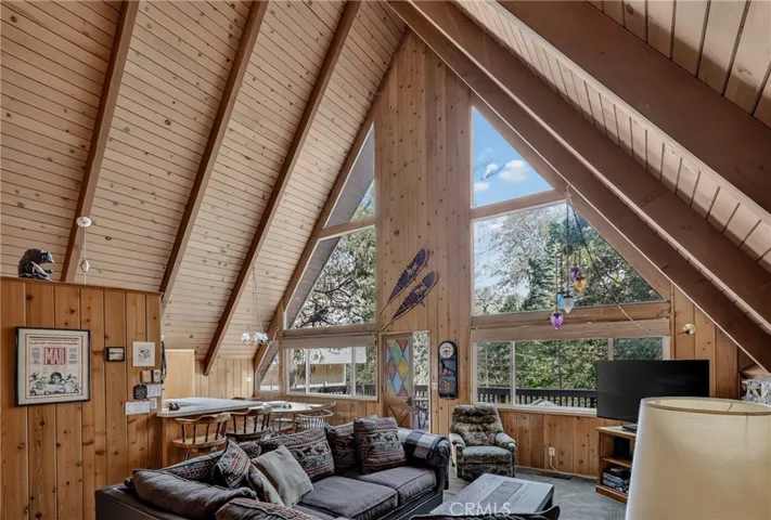 815 Zurich Drive, Lake Arrowhead, California 92352