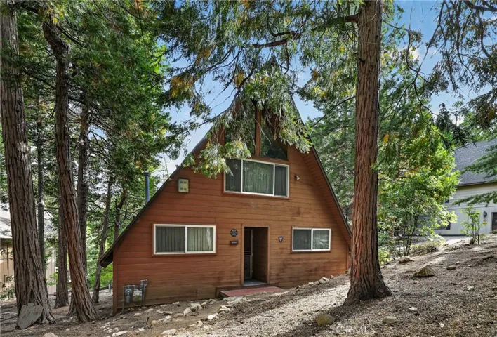 815 Zurich Drive, Lake Arrowhead, California 92352