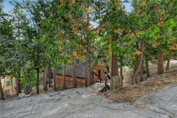 815 Zurich Drive, Lake Arrowhead, California 92352