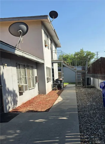 687 W 17th 4, San Bernardino, California 92405
