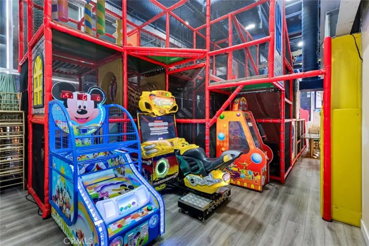5015 Eagle Rock Boulevard 100, Los Angeles, California 90041