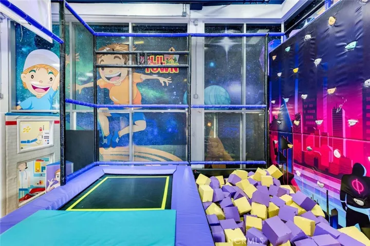 5015 Eagle Rock Boulevard 100, Los Angeles, California 90041