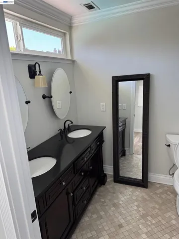 1250 Cape Cod Way, Concord, California 94521