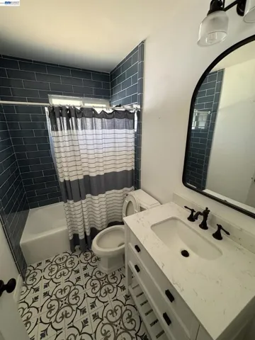 1250 Cape Cod Way, Concord, California 94521