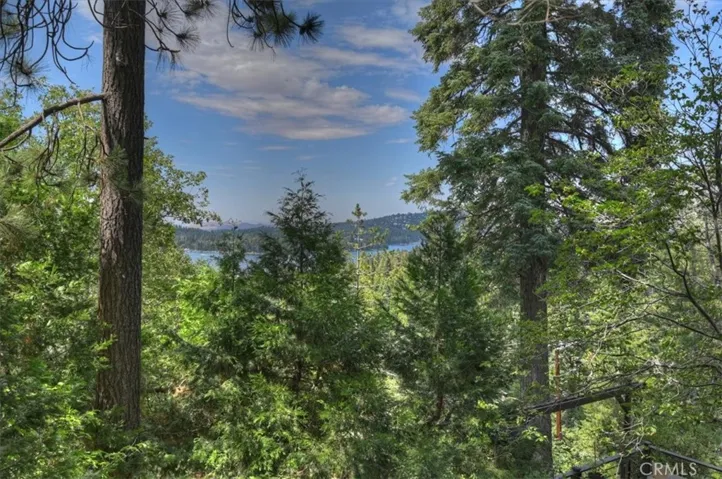 515 View, Lake Arrowhead, California 92352