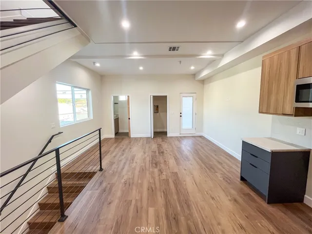 1814 1 S Hauser Boulevard, Los Angeles, California 90019