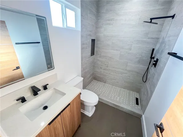 1814 1 S Hauser Boulevard, Los Angeles, California 90019