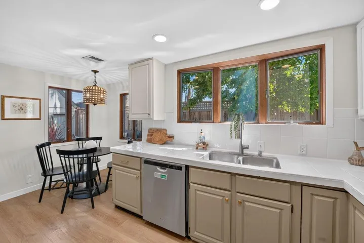 434 Morrissey Boulevard, Santa Cruz, California 95062