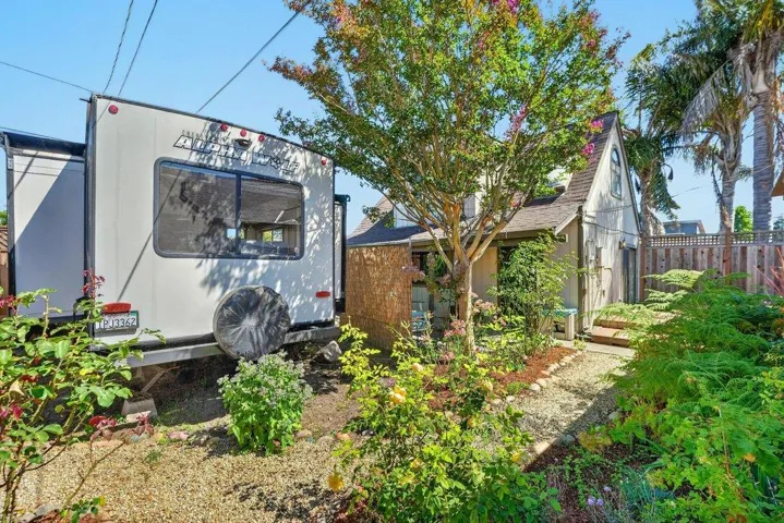 434 Morrissey Boulevard, Santa Cruz, California 95062