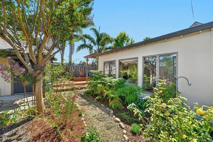 434 Morrissey Boulevard, Santa Cruz, California 95062