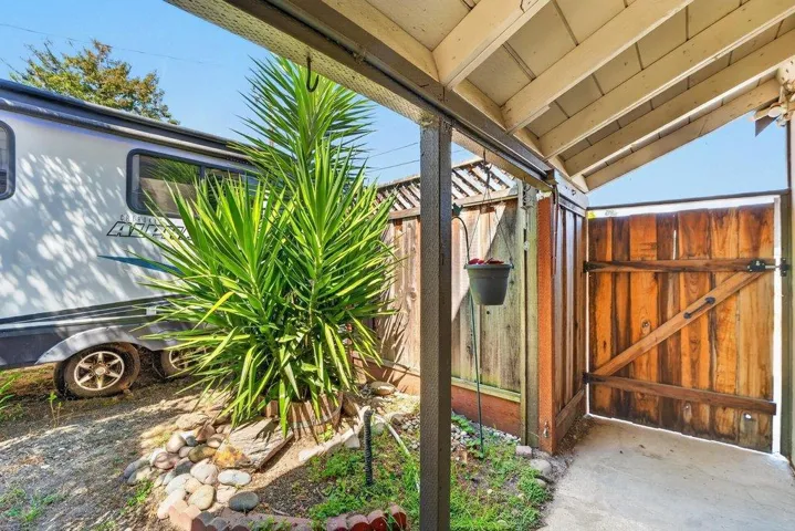 434 Morrissey Boulevard, Santa Cruz, California 95062