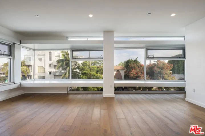 12770 Caswell Avenue 301, Los Angeles, California 90066