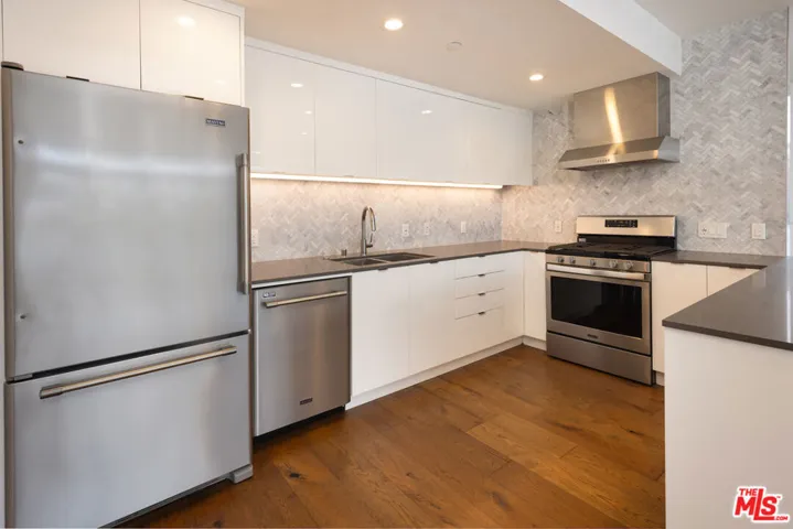12770 Caswell Avenue 301, Los Angeles, California 90066